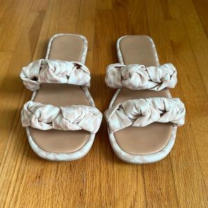 Universal Thread Slide Sandals